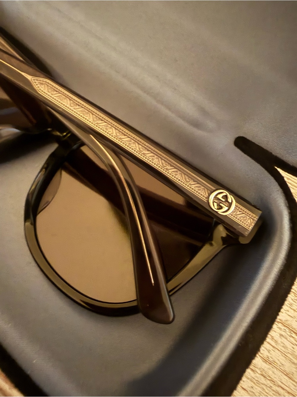 Gucci Black Sunglasses with Mirrored Lenses - Picture 4 of 7